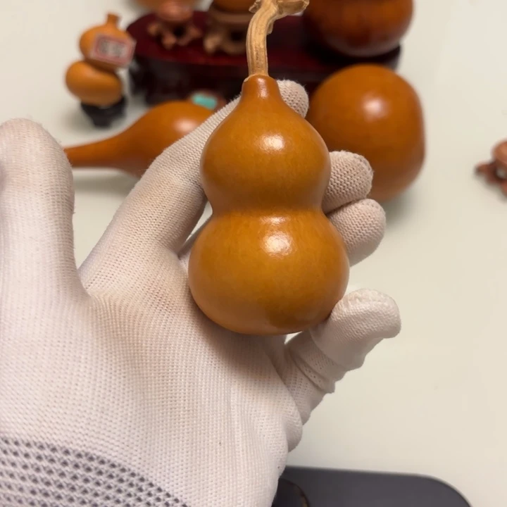 荔***.天然手捻老皮葫芦