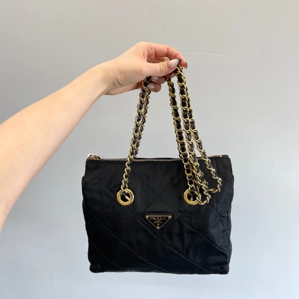 95新 Prada/普拉达 25黑金菱格纹降落伞女包120702