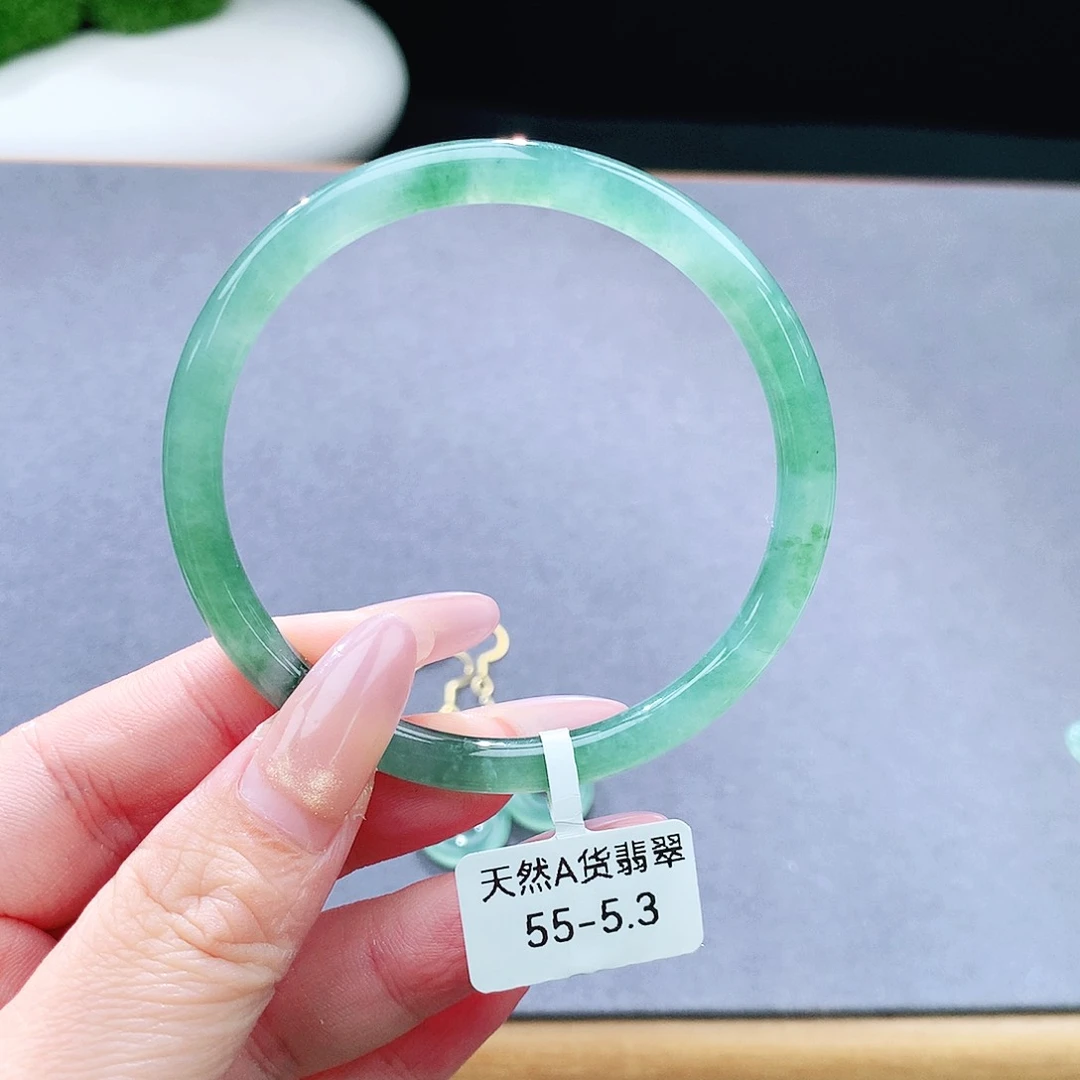 未镶嵌手镯（圆镯）翡翠