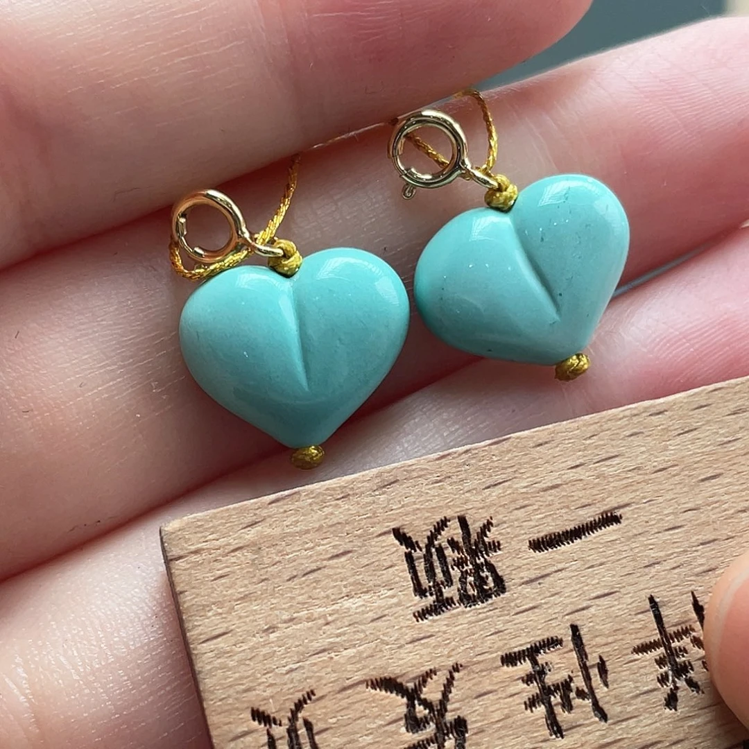 绿松石未镶嵌颈饰