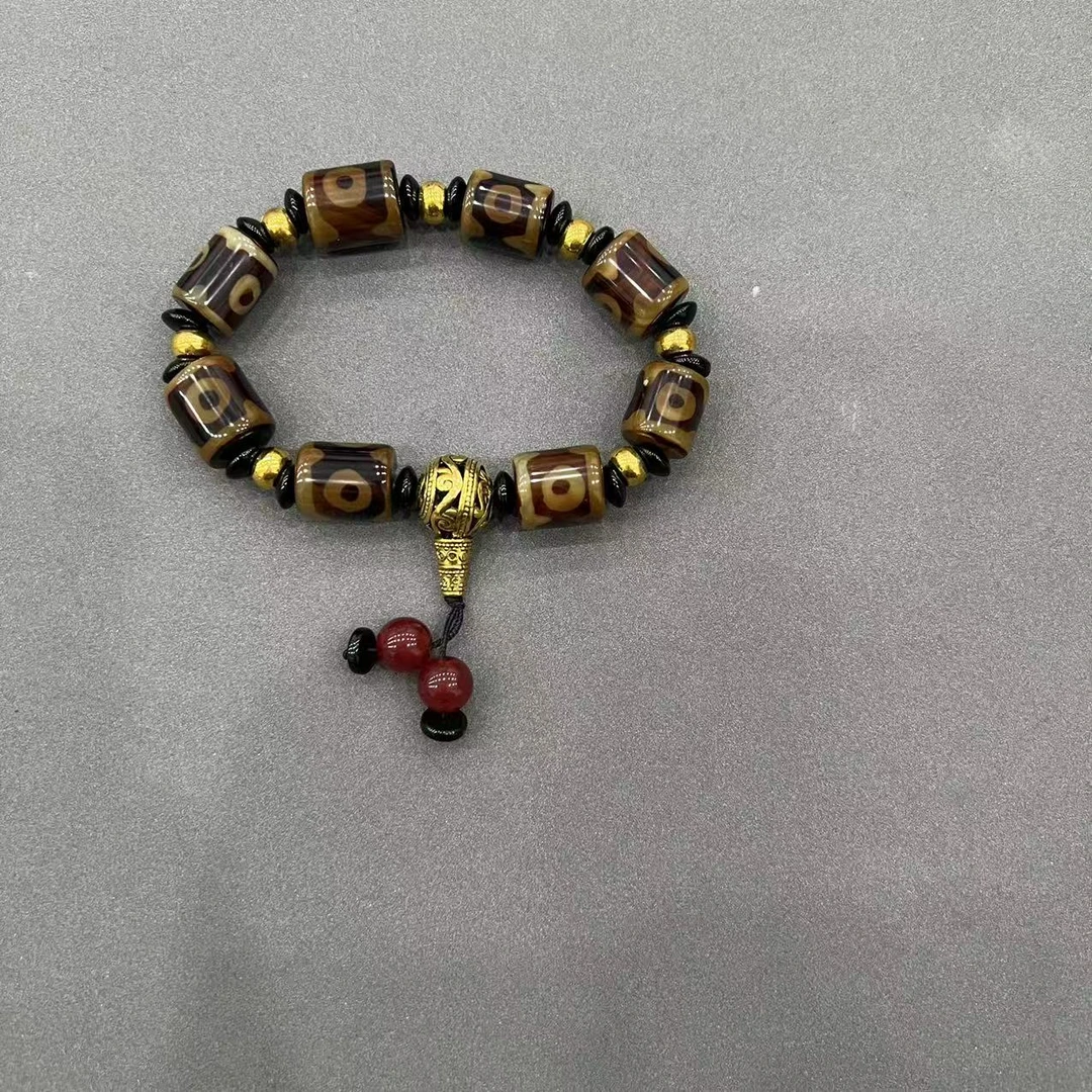 玛瑙三眼福泽手串