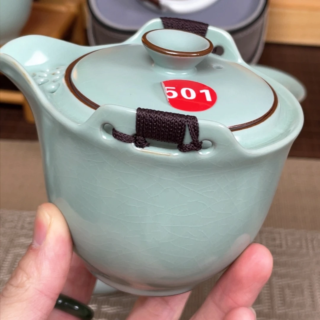 瓷片新年快乐啊。。。。