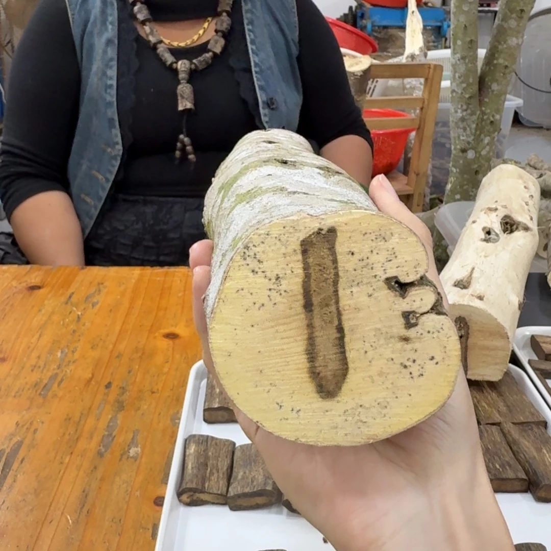 图***图线香奇楠沉香原木