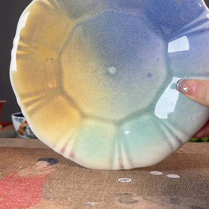 摆件景德镇陶瓷茶杯里