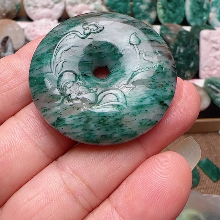 独山玉未镶嵌吊坠(不含链)