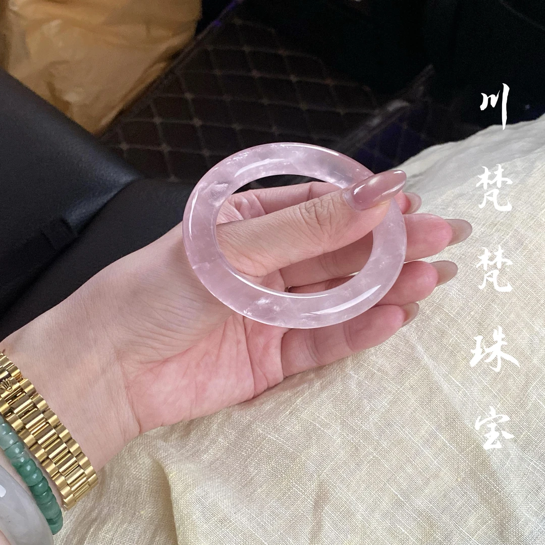 天然粉水晶手镯马达加斯加粉水晶草莓晶手镯招桃花扁条蜜桃冻手镯