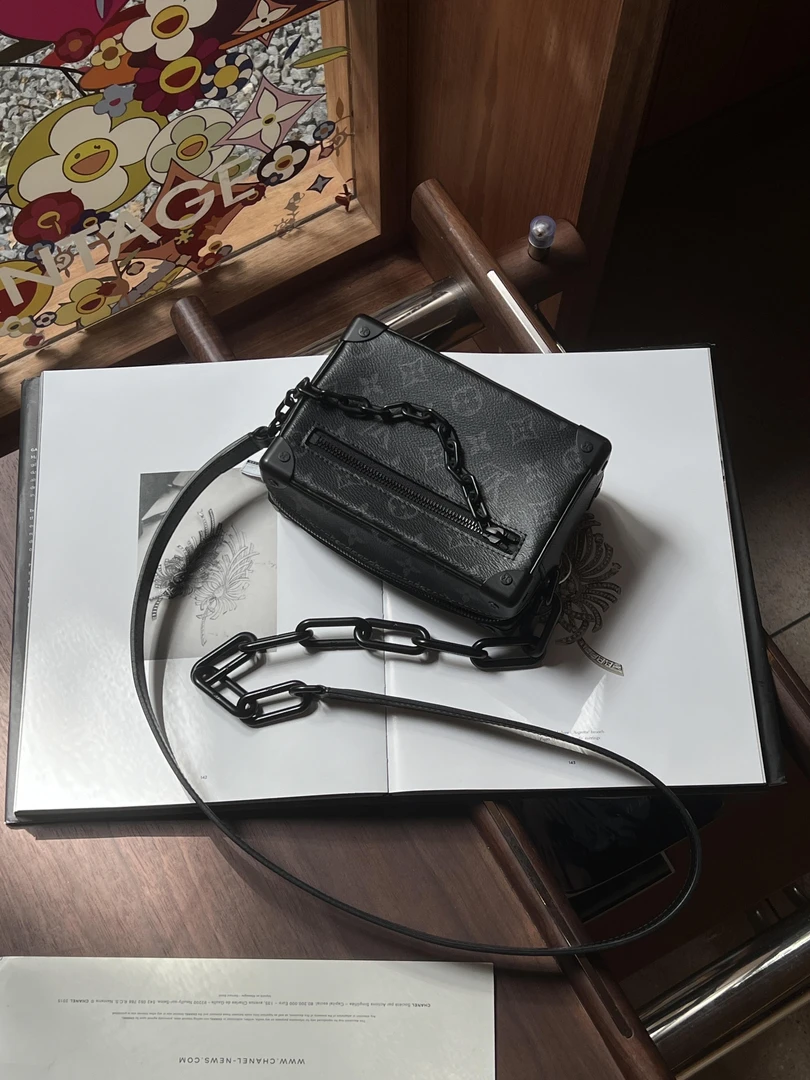 95新 LouisVuitton/路易威登 6905 黑色老花trunk盒子斜挎包21
