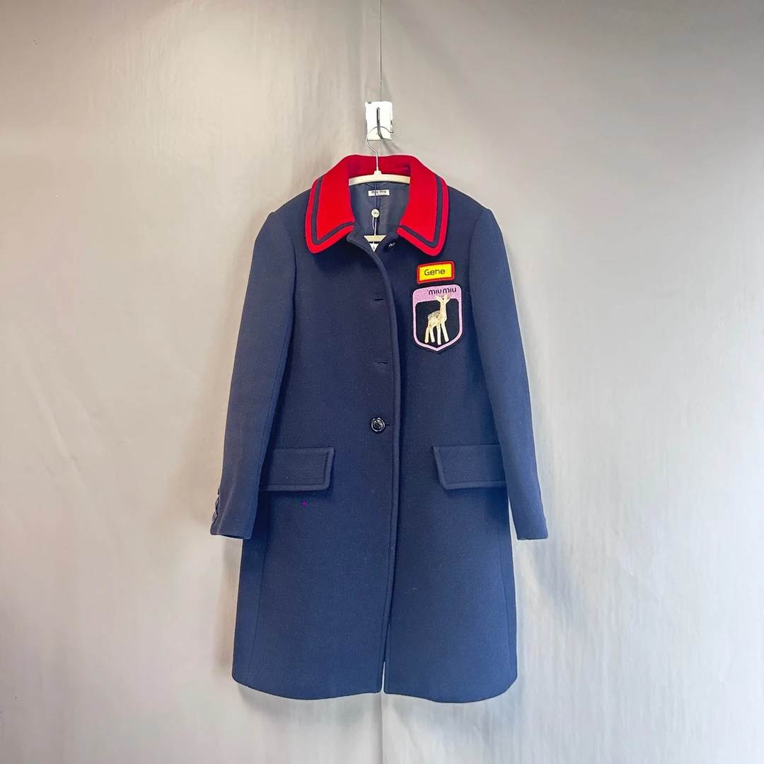 95新 MIU MIU/缪缪 缪缪/爆款 小鹿刺绣图案羊毛大衣 42码 99新