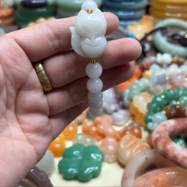 石英岩玉合金颈饰