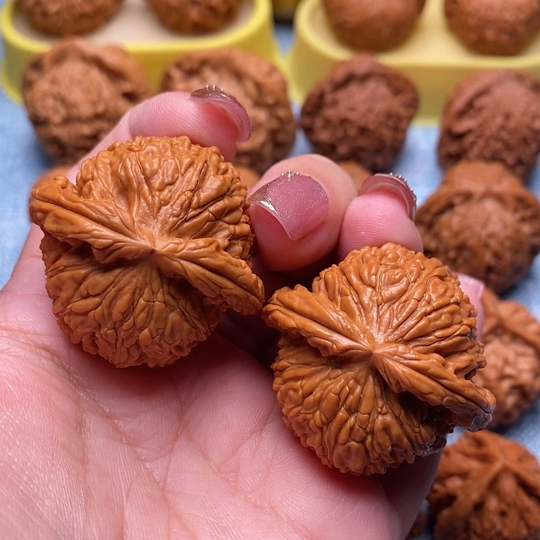 把件文玩核桃毕业肉球粗棱白狮子41尺全品