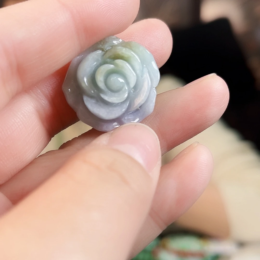 翡翠颈饰未镶嵌吊坠