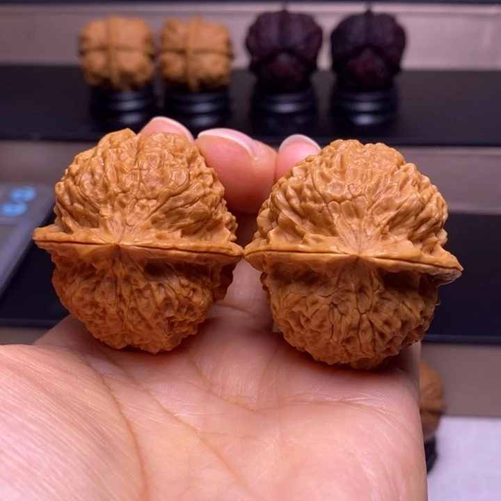 把件文玩核桃绣花鞋11