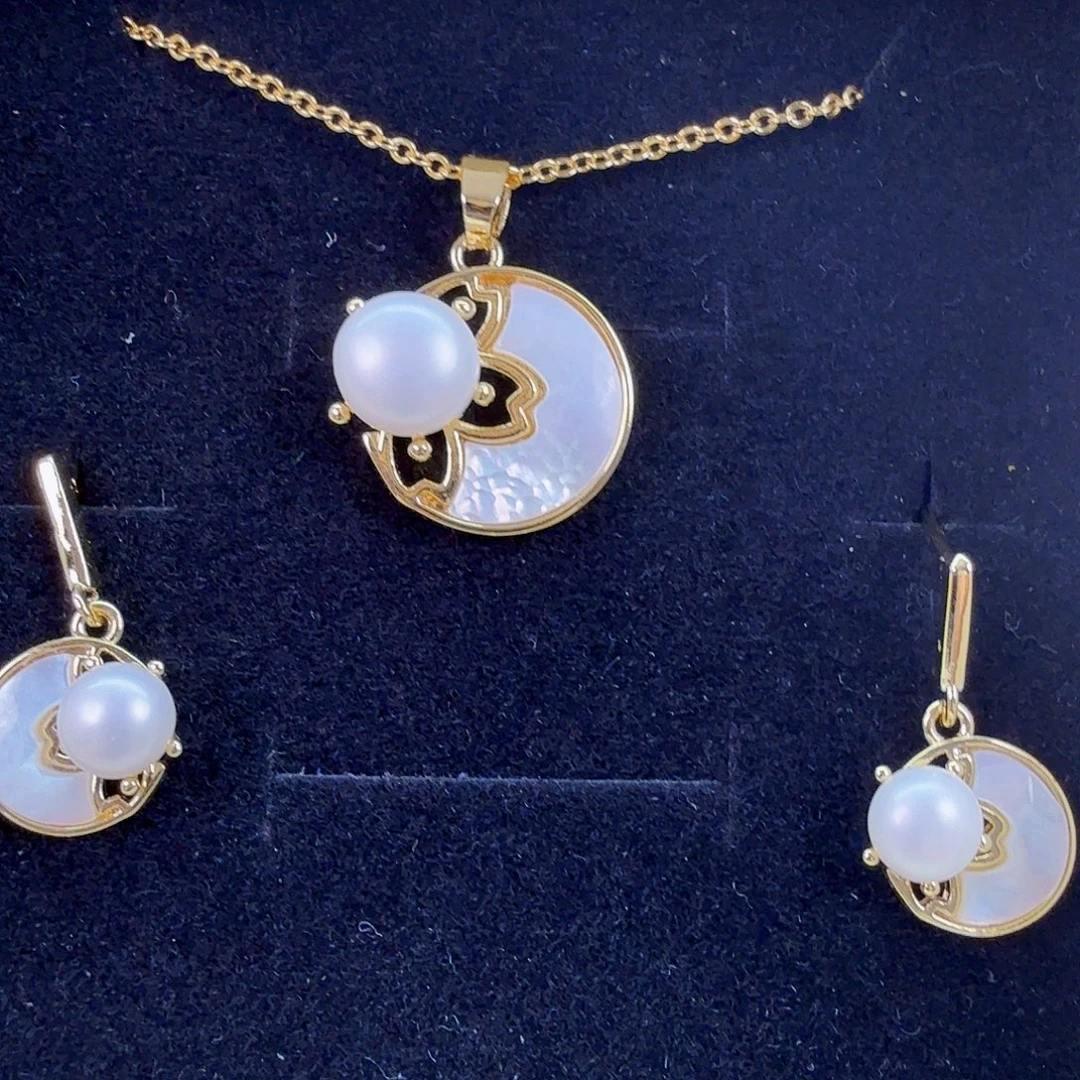 未镶嵌淡水珍珠耳饰