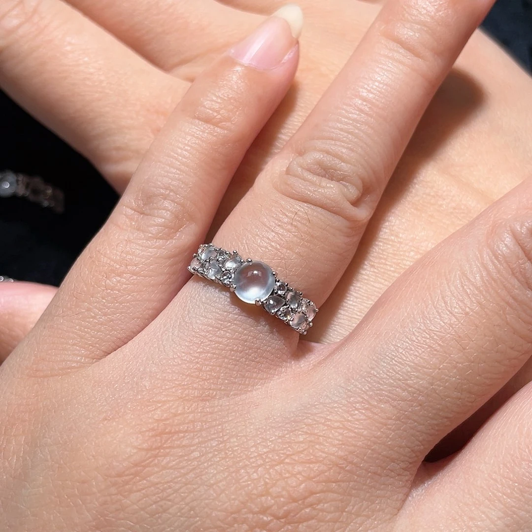 翡翠戒指18K金镶嵌南非钻