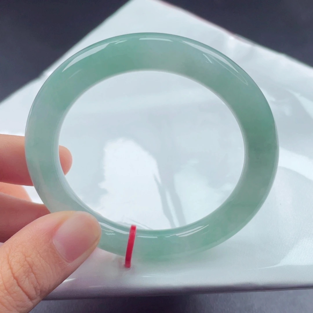 翡翠未镶嵌手镯（圆镯）52圈