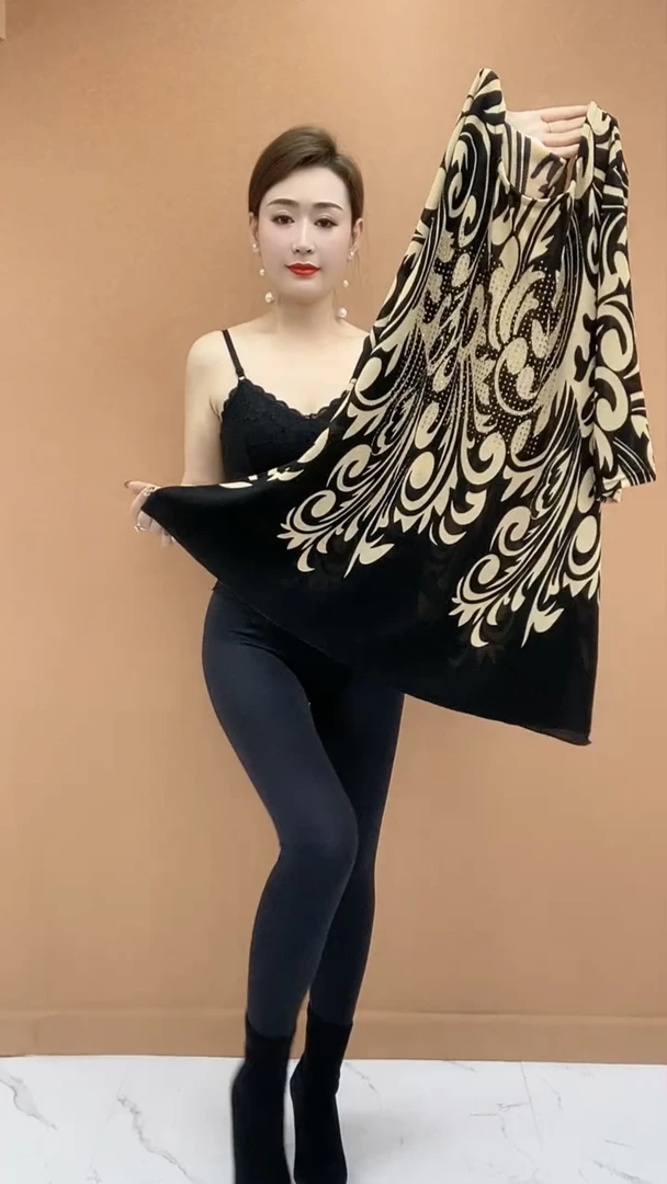 春夏季大版衫七分袖女宽松套头印花时尚圆领遮肚显瘦百搭新款上衣