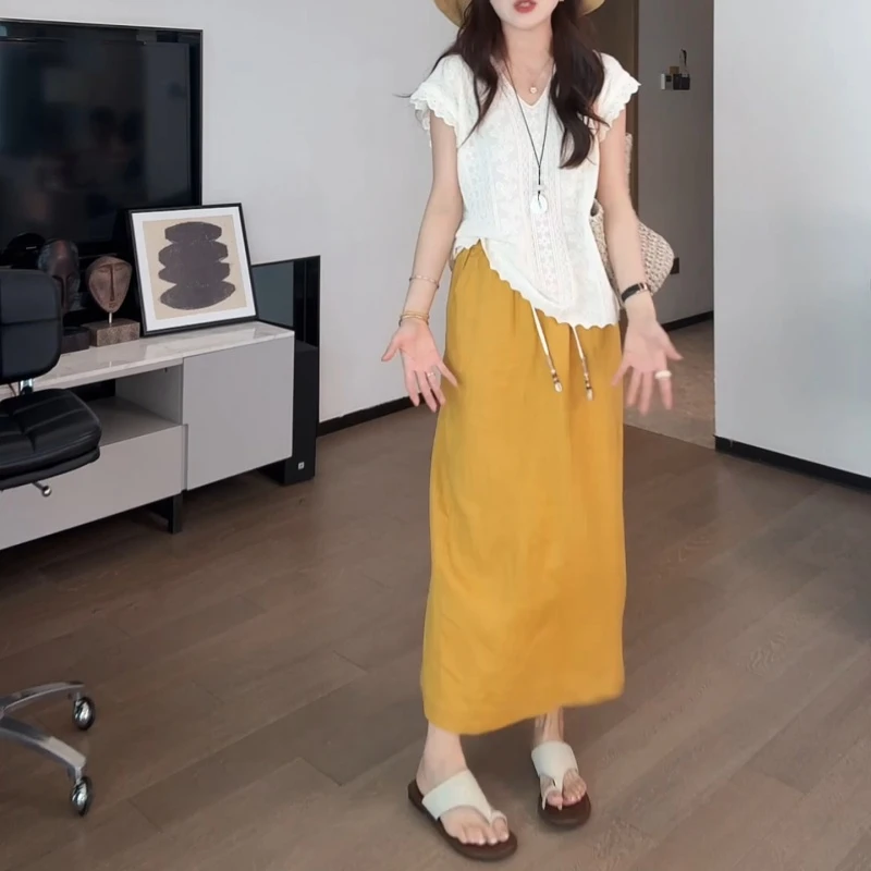 新V领蝴蝶蕾丝飞飞袖显瘦背心上衣+背后开叉直筒半身裙LK2504306