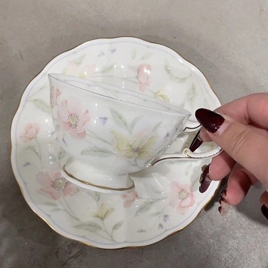 大*啊瓷器和陶瓷艺术作品中出现