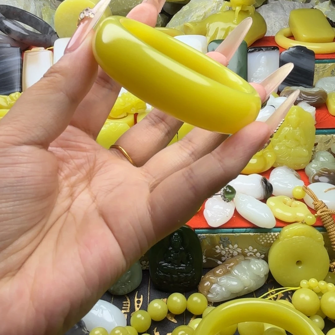 布新疆黄玉手镯55