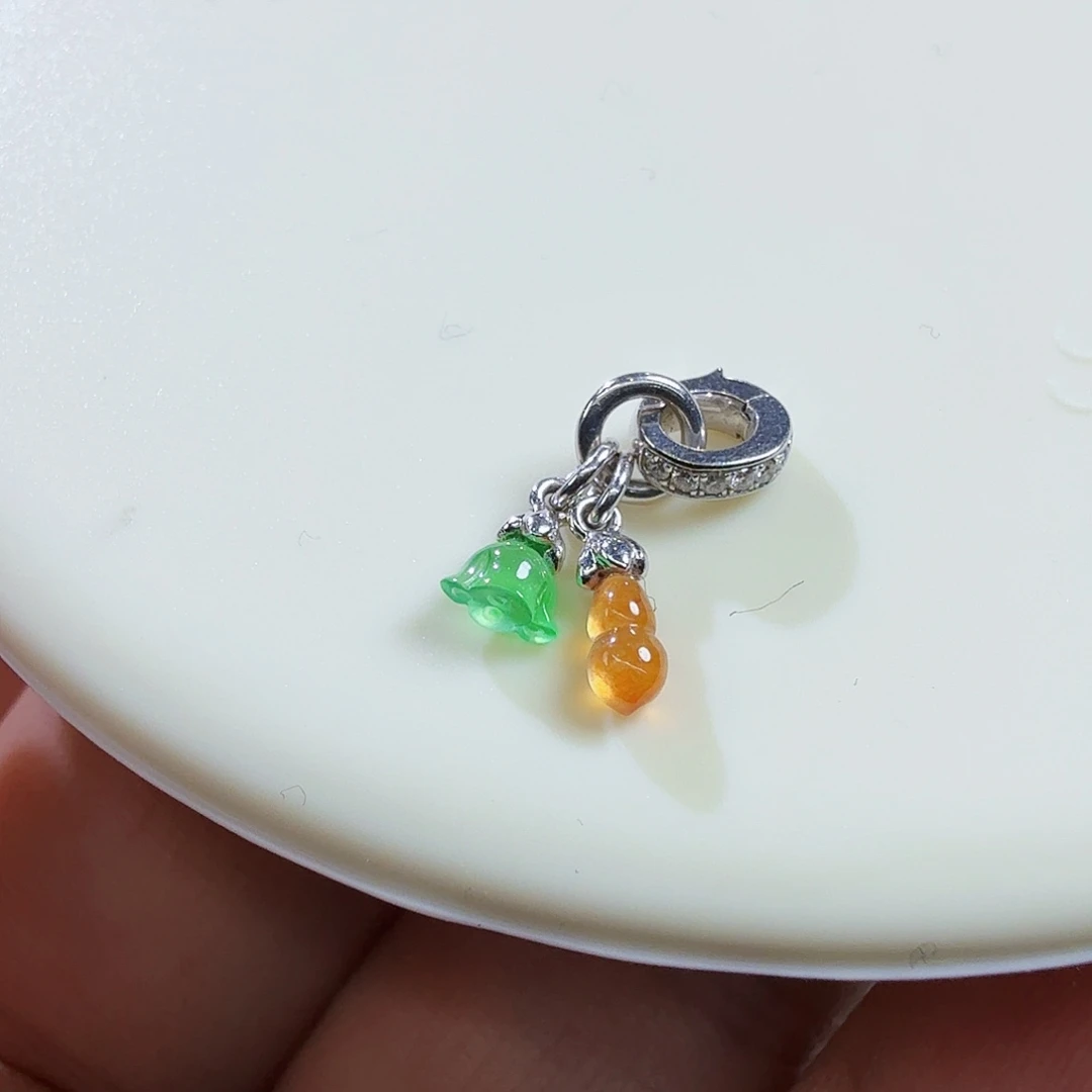 翡翠18K金镶嵌颈饰福利