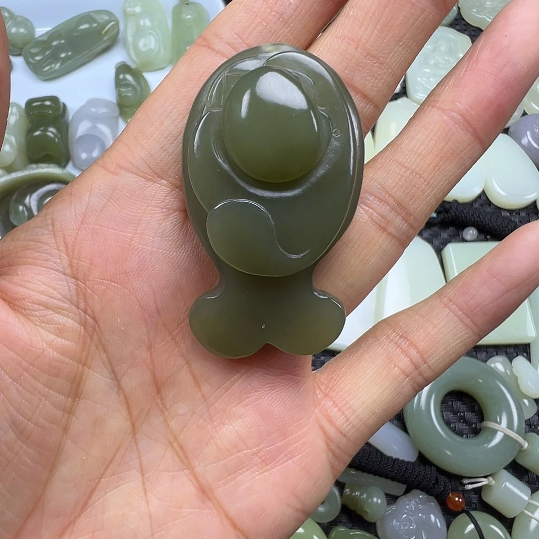 和田玉未镶嵌吊坠(不含链)微瑕漏，卡51.7