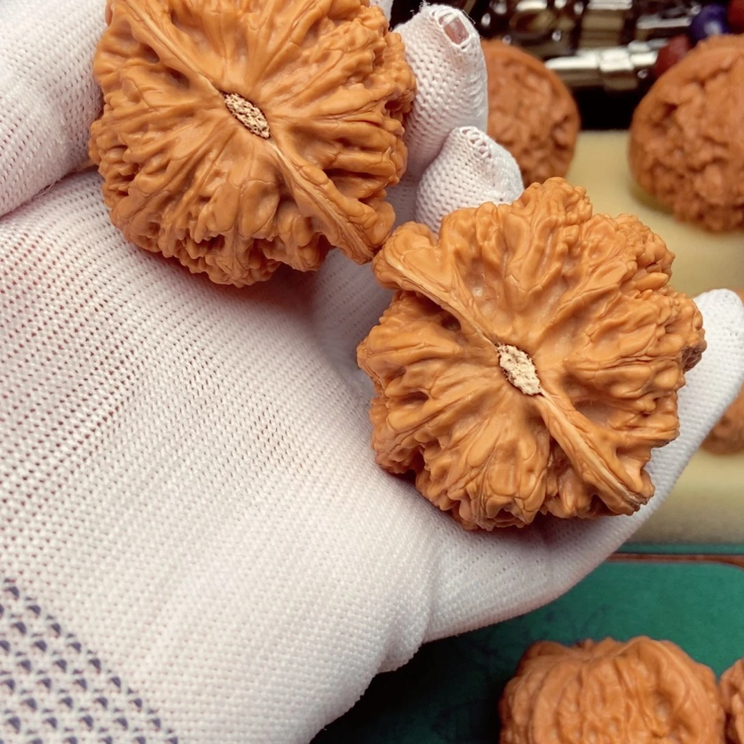 斯***也文玩核桃吊坠平谷球筋49全