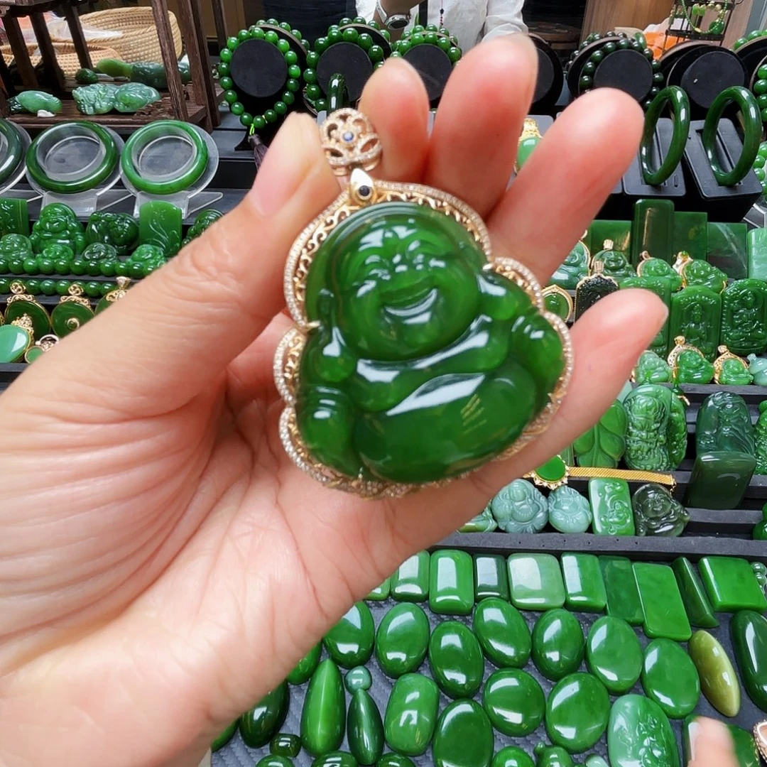 w***0和田玉（碧玉）18K金镶嵌颈饰