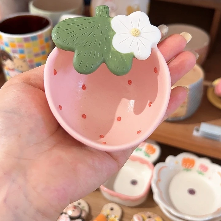 瓷片火火火火草莓肖