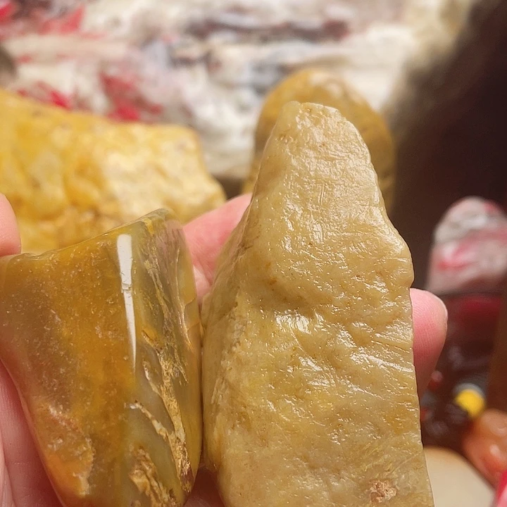 红***梦田黄石质地温润昌化田黄