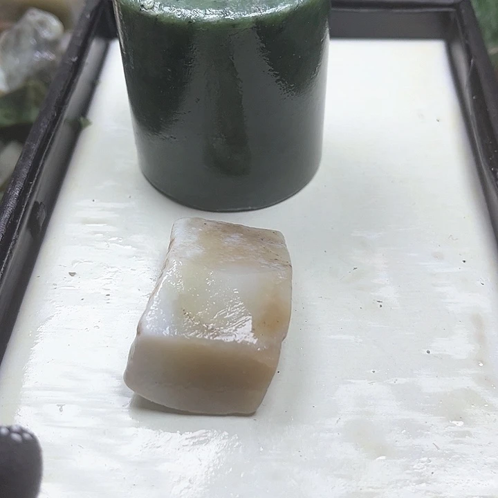 和田玉（糖玉）和田玉边角料9K金镶嵌廣*