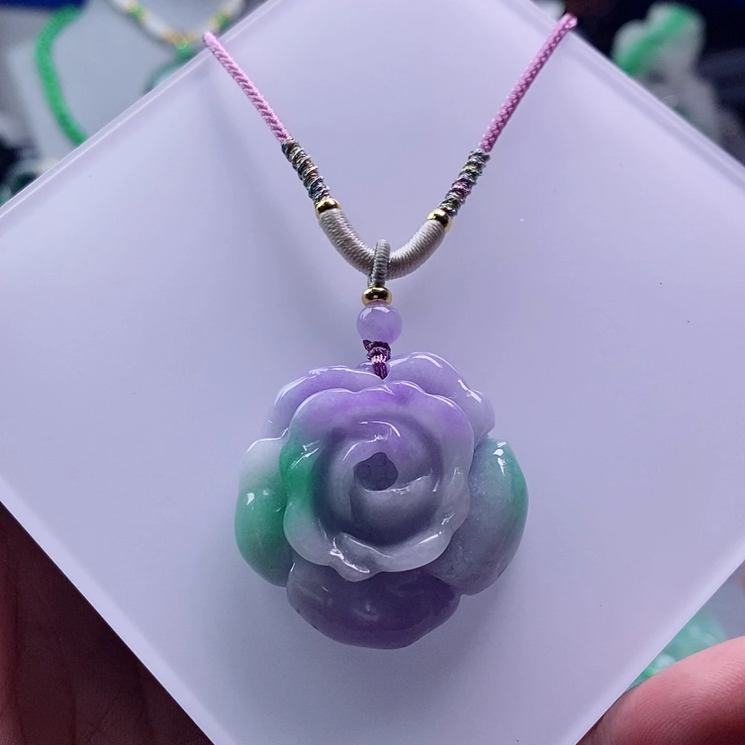 翡翠未镶嵌吊坠(赠链)