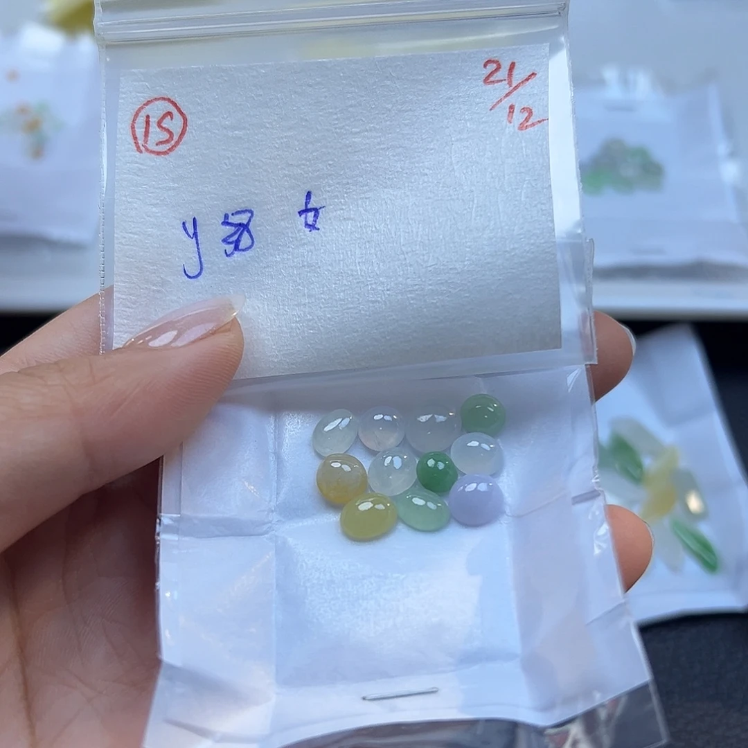 女***巫定制翡翠未镶嵌翡翠