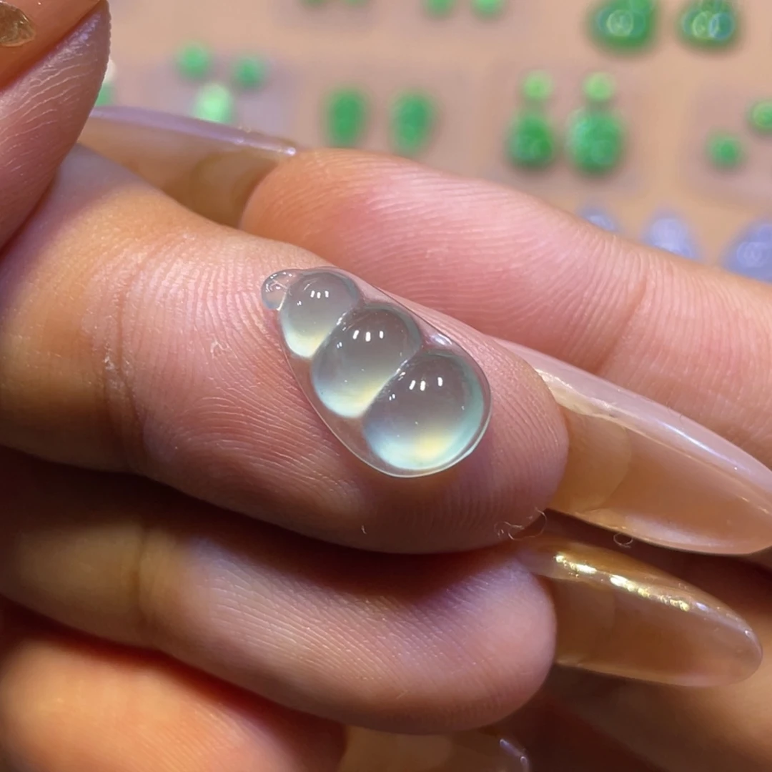 颈饰未镶嵌翡翠豆子