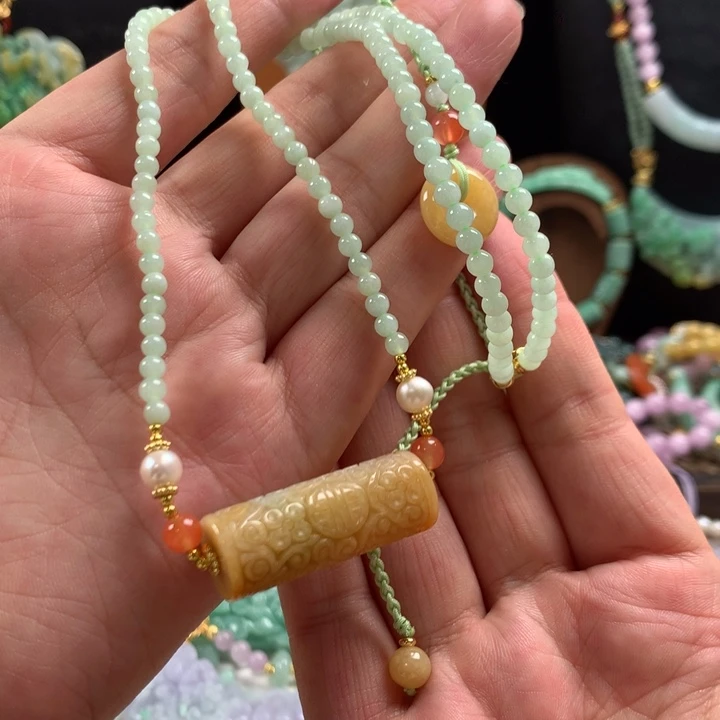 翡翠未镶嵌颈饰吊坠