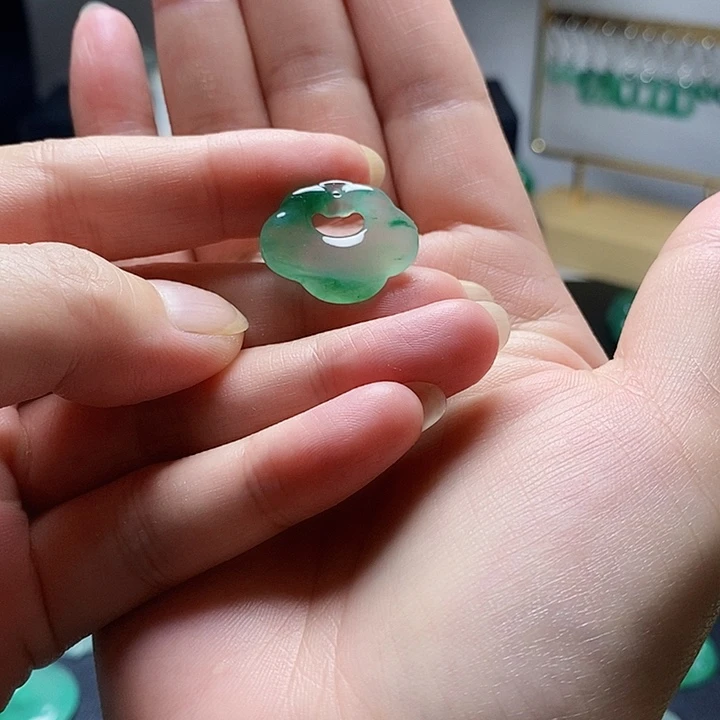 翡翠未镶嵌颈饰非洲翠