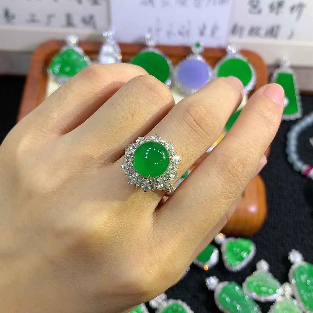 【闪购商品】18K金镶嵌戒指翡翠蛋面