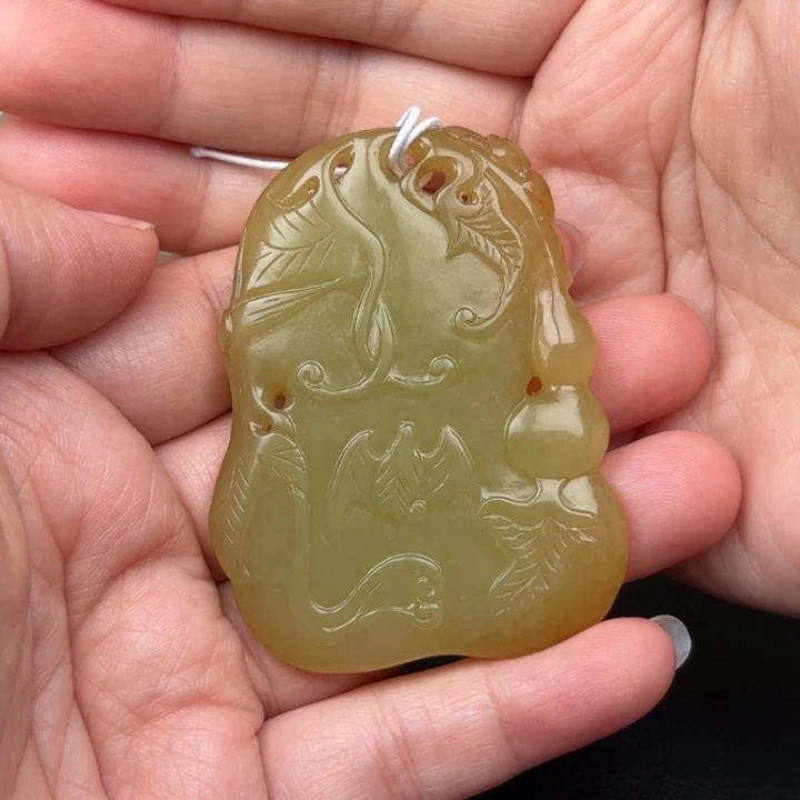 未镶嵌和田玉挂件L****F