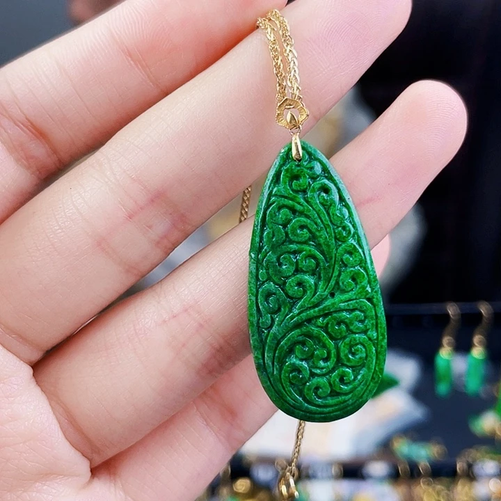 翡翠颈饰18K金镶嵌饰品