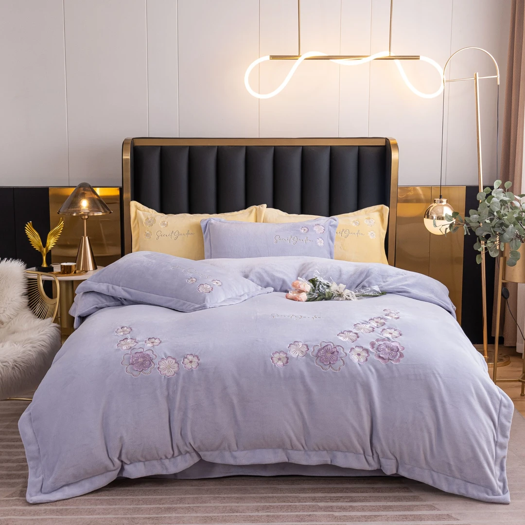 秋冬牛奶绒四件套立体绢花加绒绣花轻奢被套加厚绗缝床盖床上用品