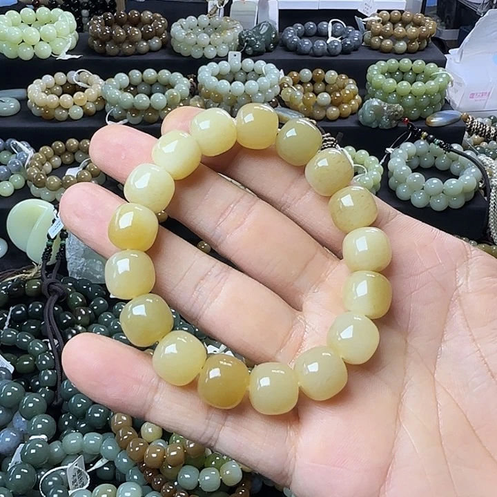 手链未镶嵌和田玉包容款。有结构 油性好。完美主义慎拍！！