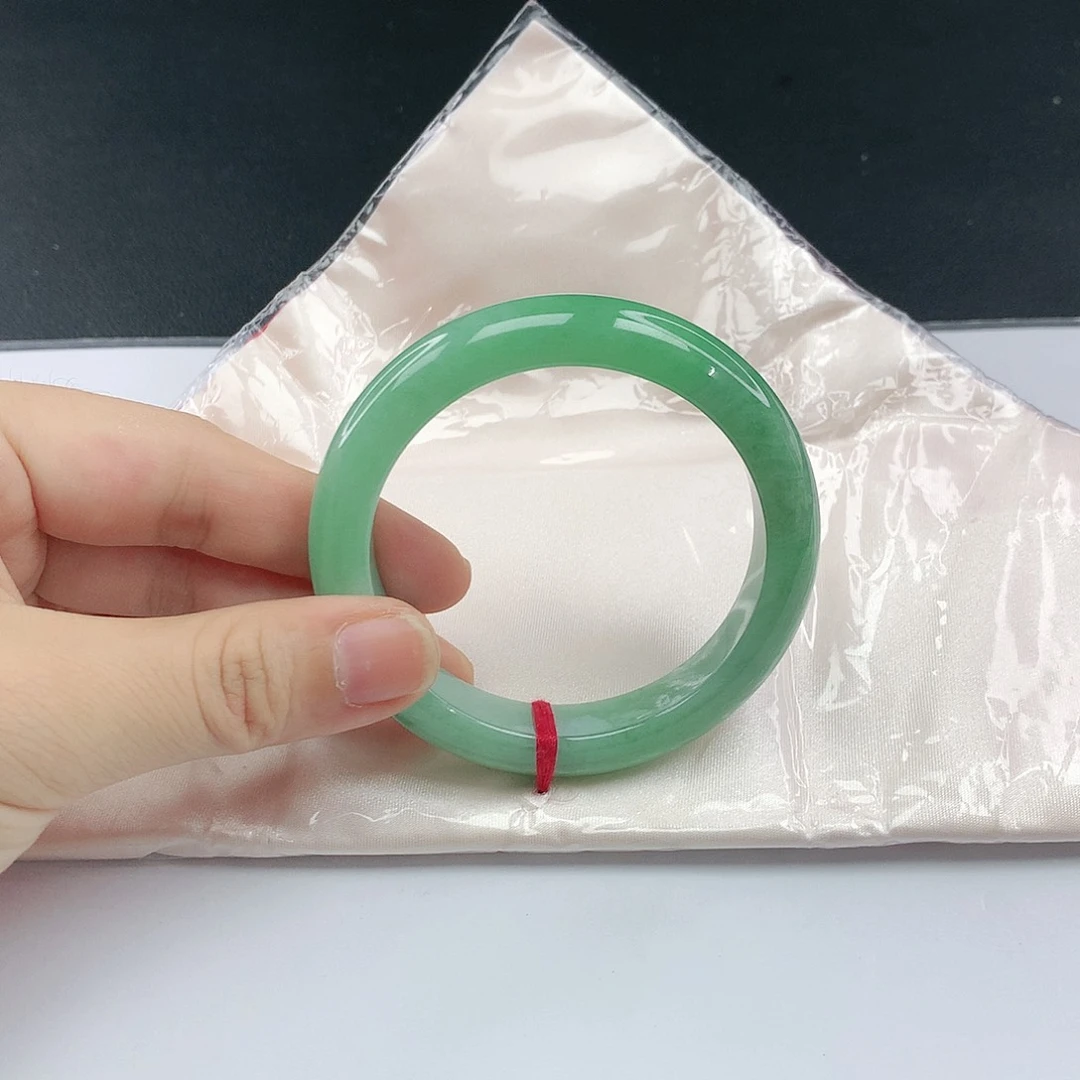 翡翠手镯未镶嵌里*.翡翠380