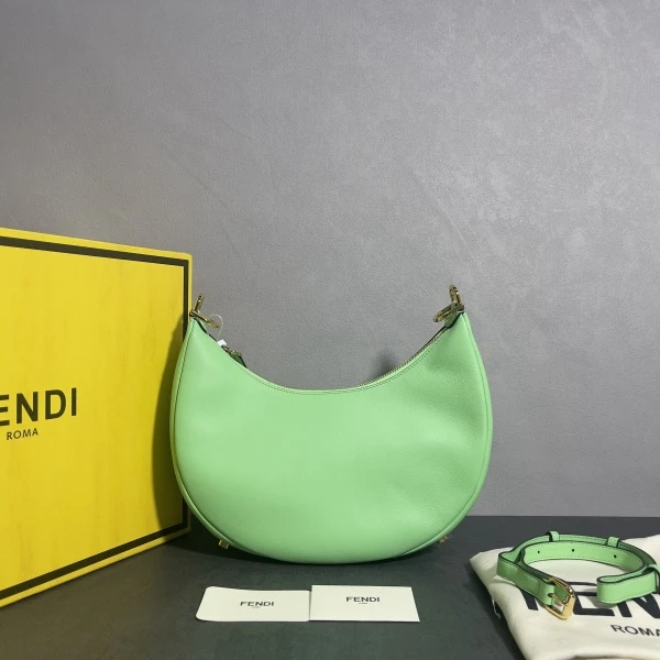 95新/芬迪/妃鱼/单肩包/市场价32000/250217LT0039