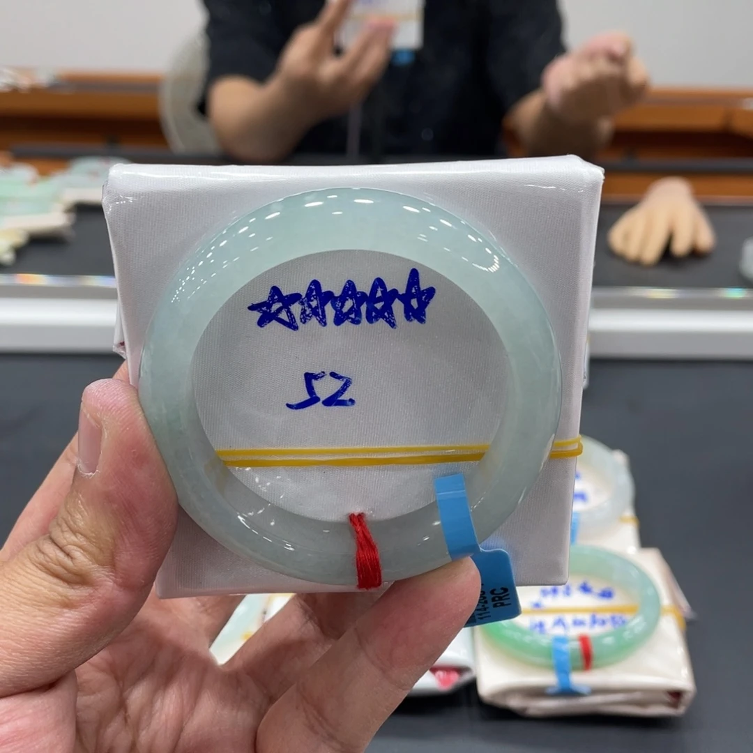 翡翠未镶嵌手镯缅甸翡翠