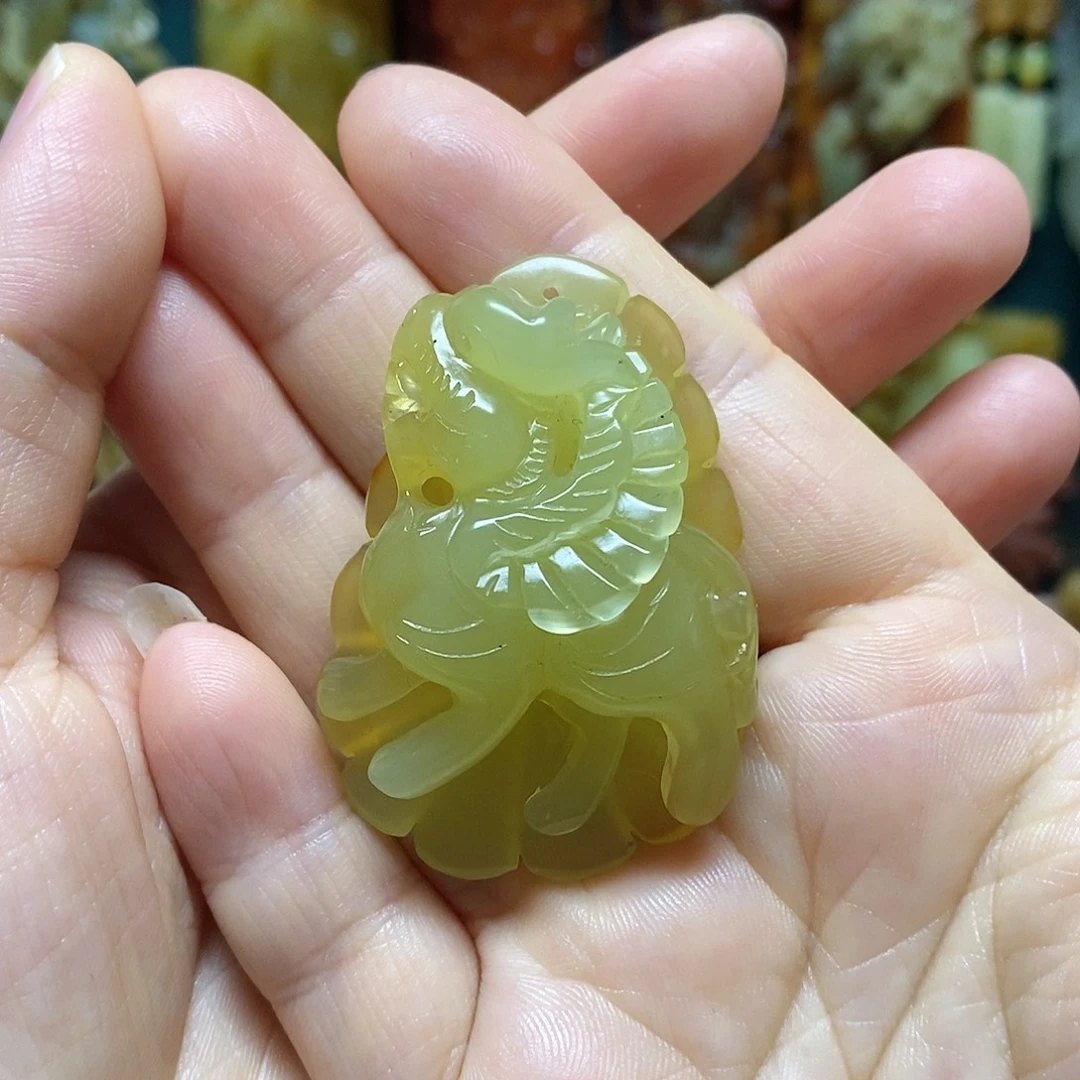 岫玉未镶嵌吊坠(赠链)