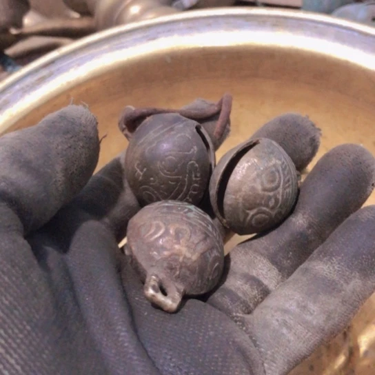 自***翔闪电购铜摆件工艺品