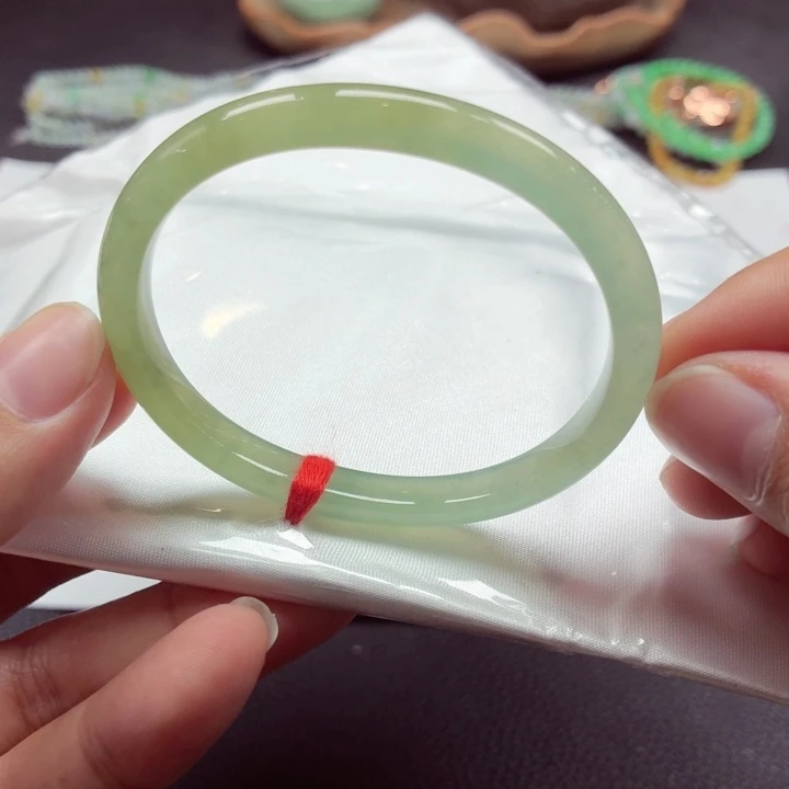 翡翠未镶嵌手镯（贵妃镯）天然缅甸A货翡翠（炸光）完美49-50