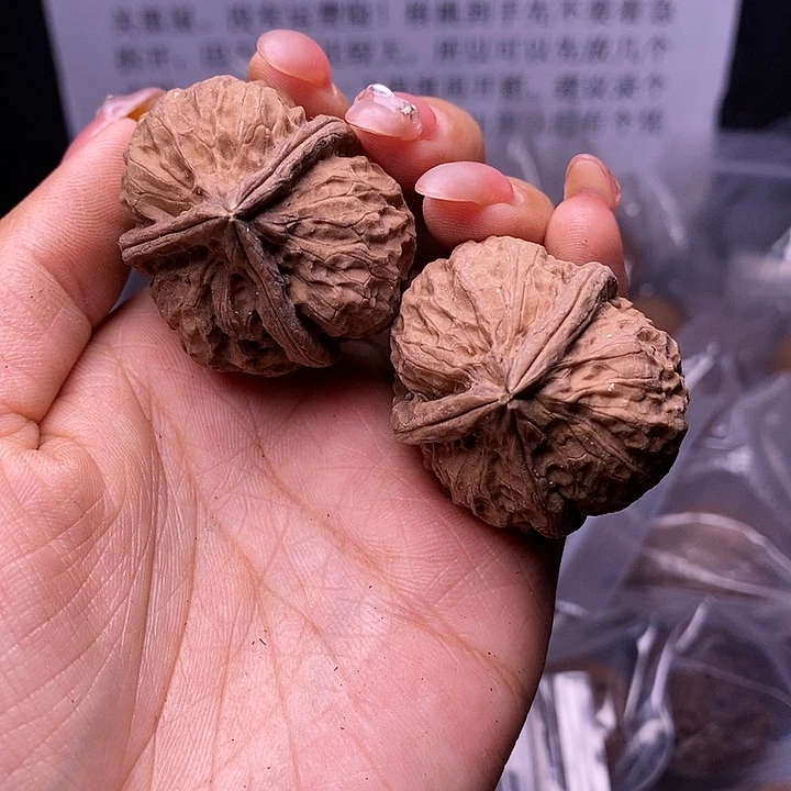 把件文玩核桃云南野生铁核桃108号39mm