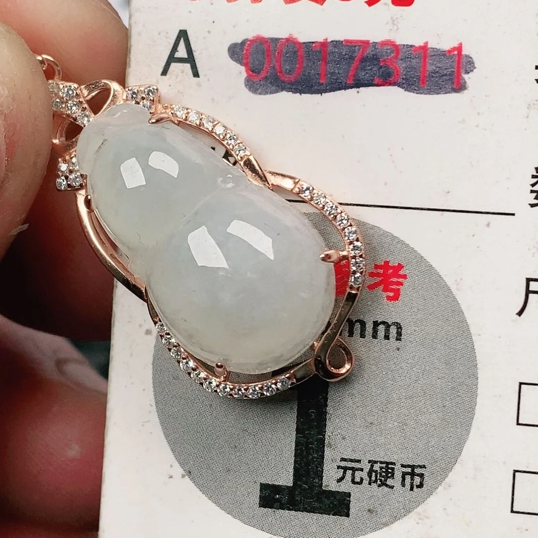 翡翠吊坠(不含链)未镶嵌