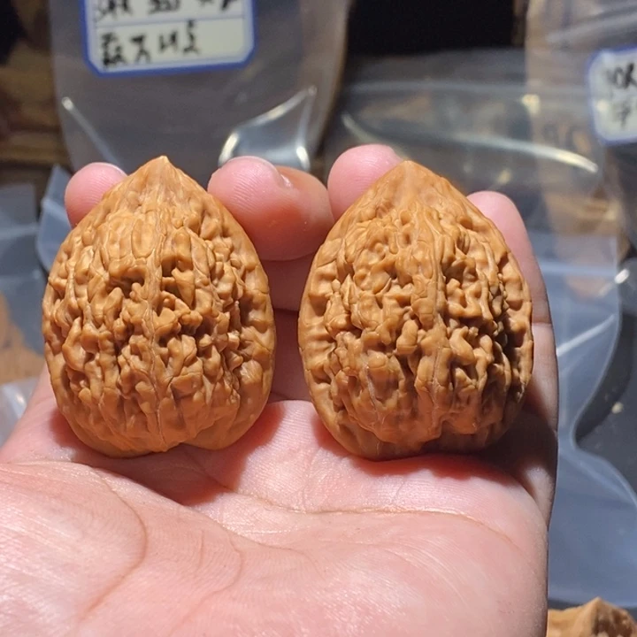 ～***～吊坠文玩核桃35全品蚂蚁王