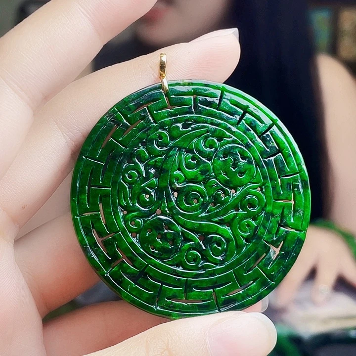 翡翠18K金镶嵌颈饰多样性